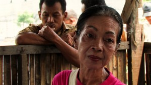 Still: "Jakarta Disorder – Trilogi Jawa II", Nenek (Oma) Dela